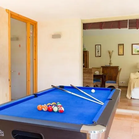 Villa Sleeps 7 Pool Air Con Wifi